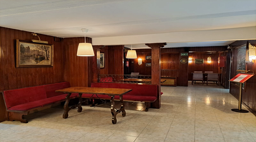 Bar